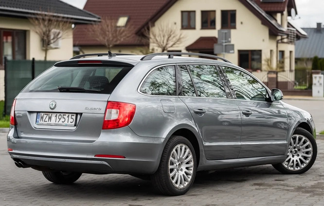 Skoda Superb cena 35900 przebieg: 198500, rok produkcji 2011 z Zwoleń małe 379